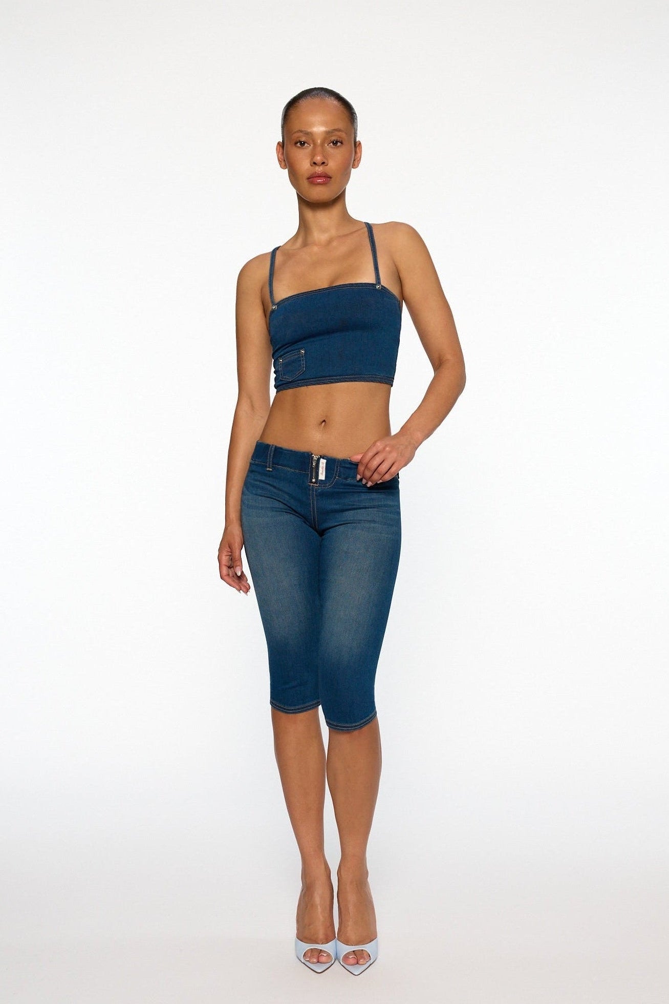 LA Exposed Zipper Capri